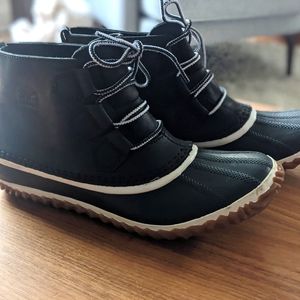 Sorel Out n About boots